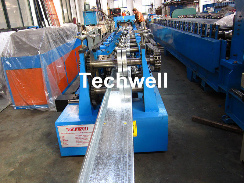 C Z het Gevormde Purlin Broodje die van U M Machine met Hydraulisch Ponsen en Knipsel vormen