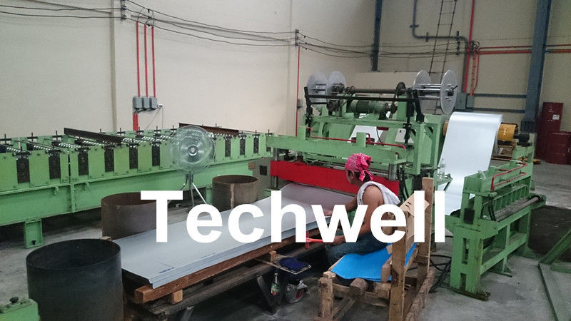 325mm Hoge snelheids Volledige Automatische Besnoeiing aan het Bladmachine Om metaal te snijden van de Lengtelijn met PLC Touch screencontrole