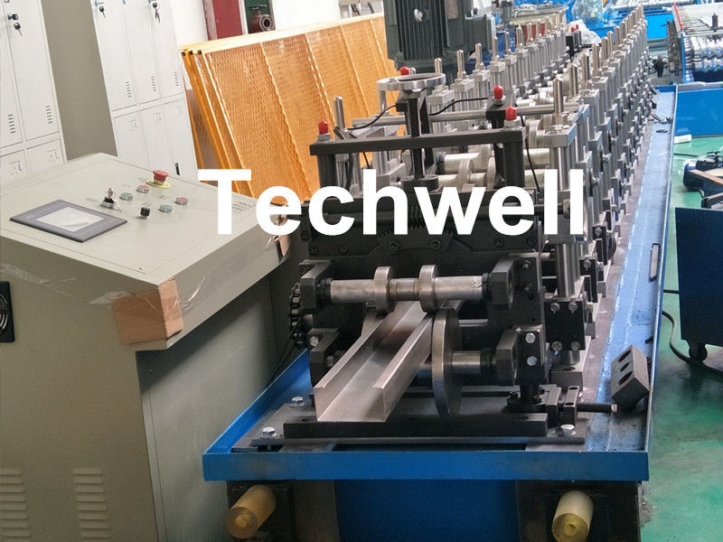 PLC het Controlesysteem C vormde Broodje Vormt Machine om C Purlin, c-Kanaal met Hydraulisch Knipsel Te maken
