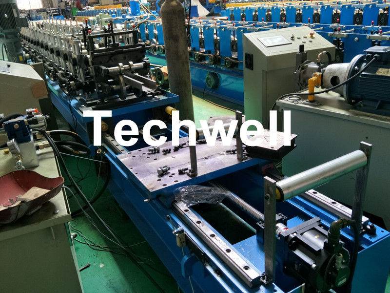 PLC het Controlesysteem C vormde Broodje Vormt Machine om C Purlin, c-Kanaal met Hydraulisch Knipsel Te maken