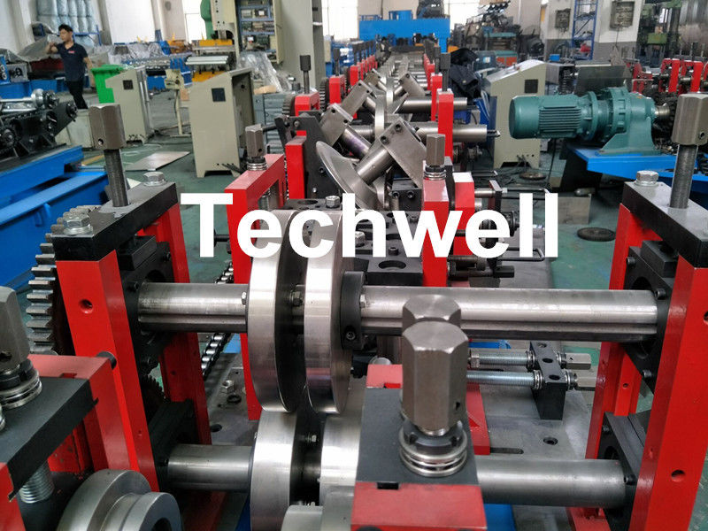 Het automatische Verwisselbare Broodje dat van C/van Z Purlin Machine met Hydraulisch Scherp Type vormt