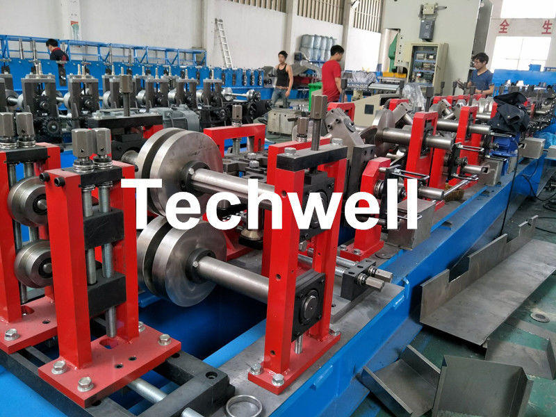 Het automatische Verwisselbare Broodje dat van C/van Z Purlin Machine met Hydraulisch Scherp Type vormt