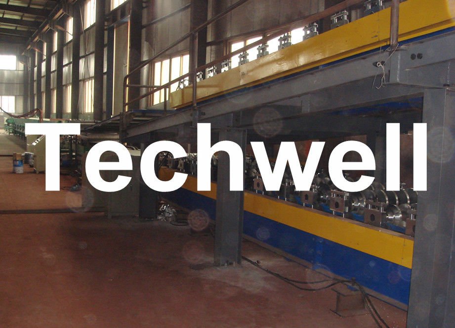 Gegalvaniseerd, de Sandwichcomité van het Kleurenstaal Pu Geïsoleerde Machine voor de Comités van de Dakmuur tw-PU1000