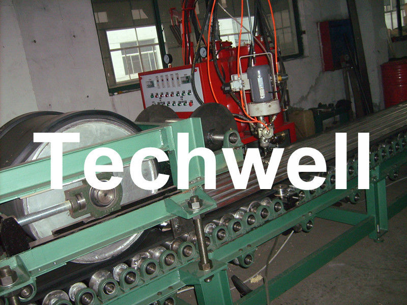 Het eenvoudige Economische Comité die van de Typepu Sandwich Machine voor Pu-de Sandwichcomités van de Dakmuur maken