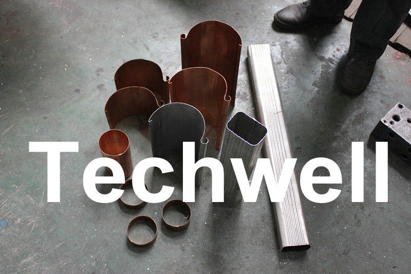 2“ * 3“, 3“ * 3“, 3“ * 4“ Broodje die van Douane het Mobiele/Draagbare Rainspout Machine vormen